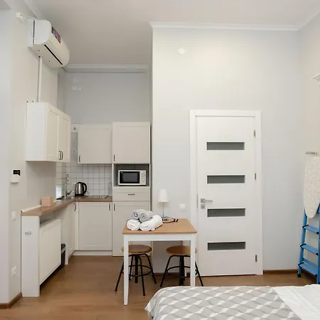 Del Rey Comfort Apartamento Leópolis